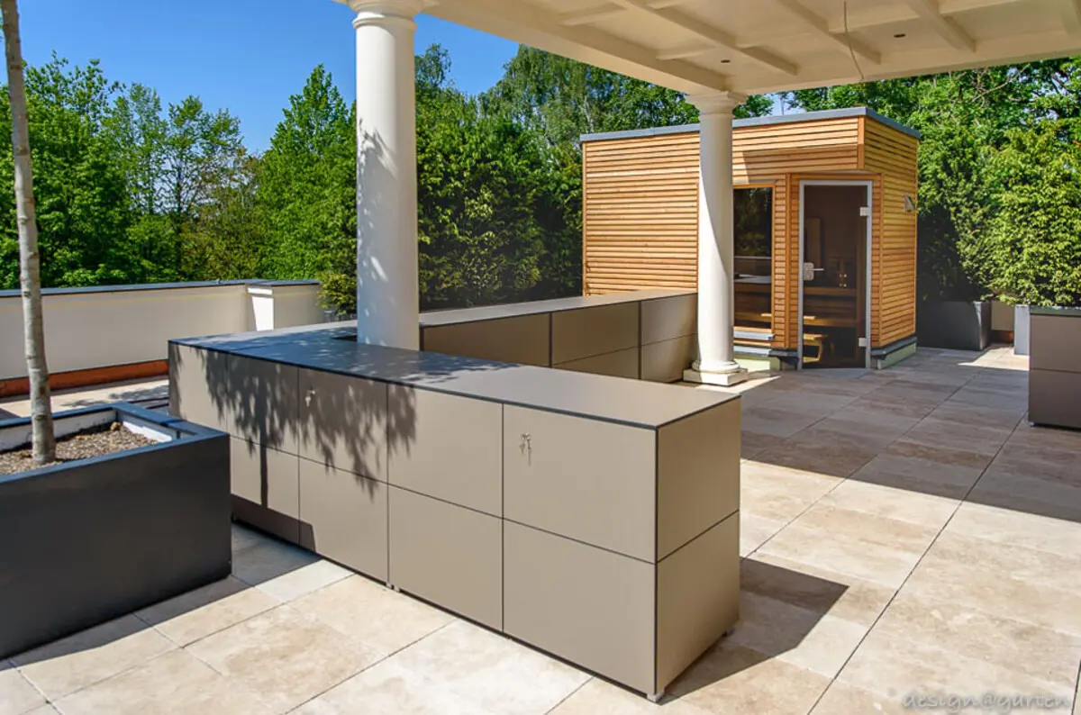 Ma&szlig;angefertigter Terrassenschrank