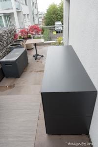 Perfekte Grillstation: Sideboard für Grillzubehör