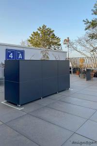 Moderner Terrassenschrank aus Trespa HPL in Rickenbach, Schweiz