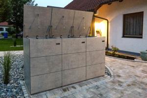 Müllbox für drei 240l Tonnen