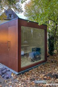 Design Gartensauna in Cortenstahl-Optik
