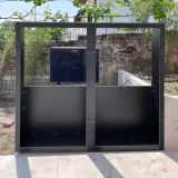 260cm breites Holzlager mit Rückwand