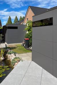 Zwei Design Gartenhäuser: Stauraum im Doppelpack