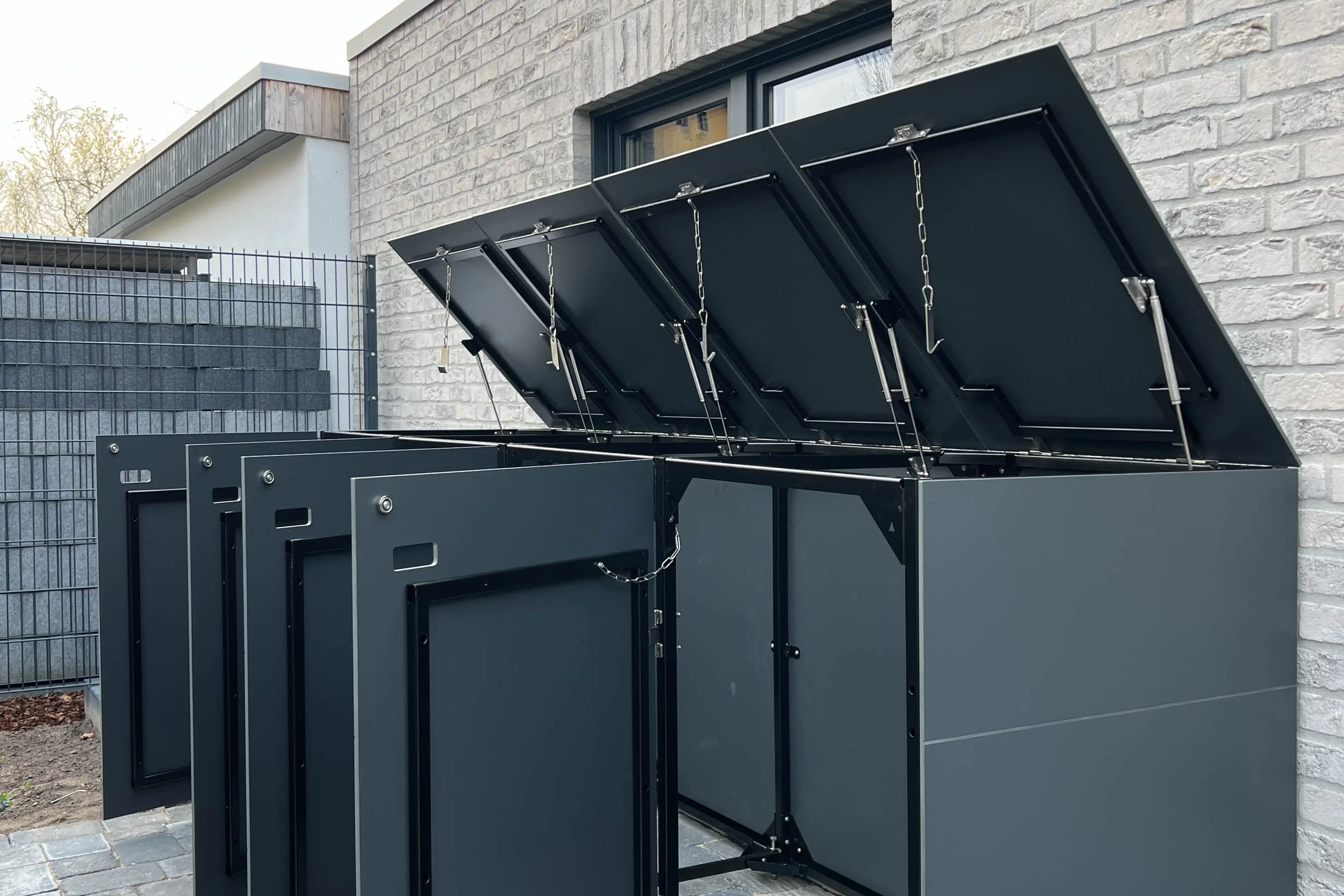 Edle Mülltonnenbox in weiß