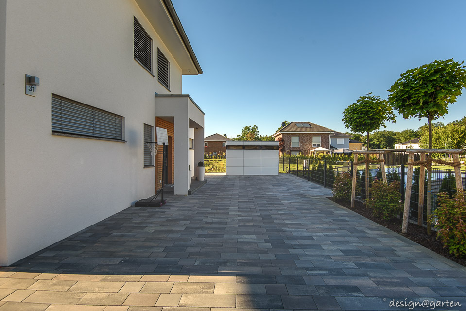 Funktionale Grundstücksteilung: Das moderne Gartenhaus mit Flachdach