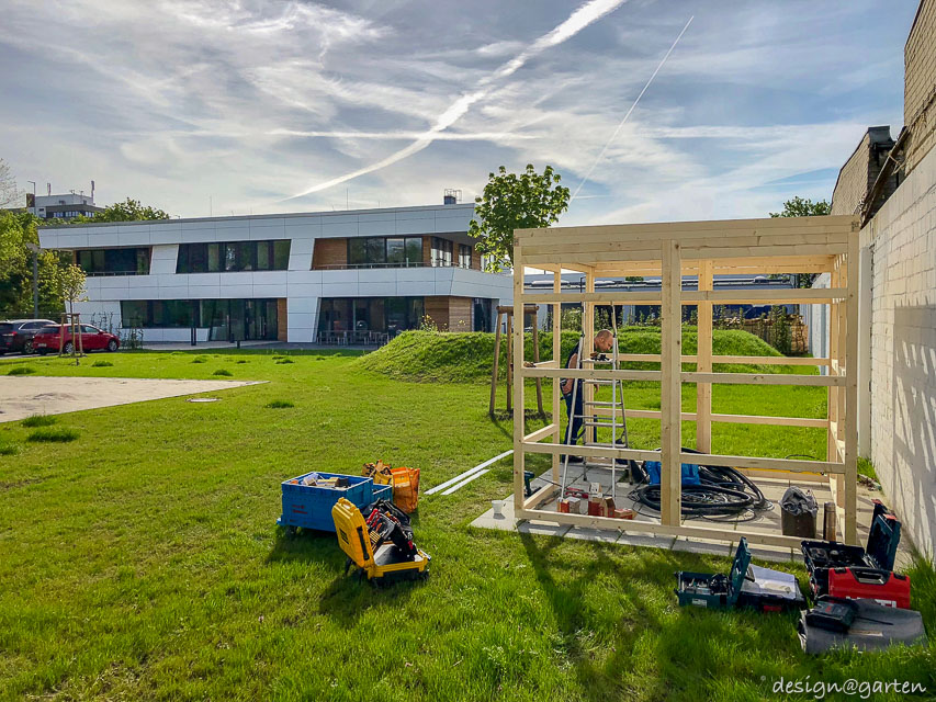 Moderne Architektur im Firmeneinsatz: Das kubistische Gerätehaus