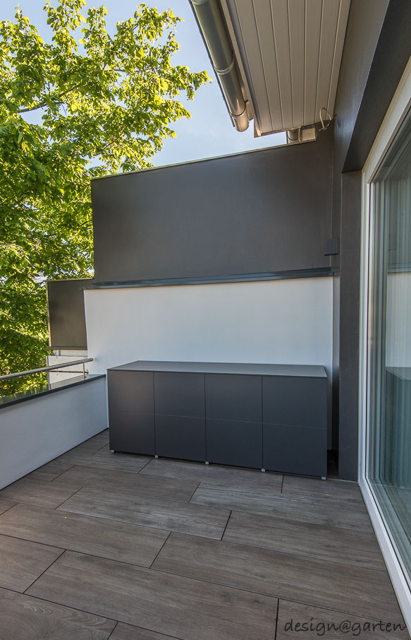 Grillvergnügen deluxe: Balkonschrank für Tischgrill