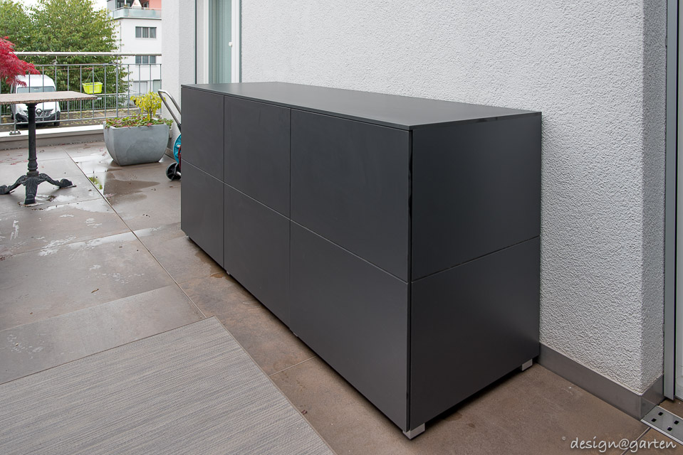 Perfekte Grillstation: Sideboard für Grillzubehör