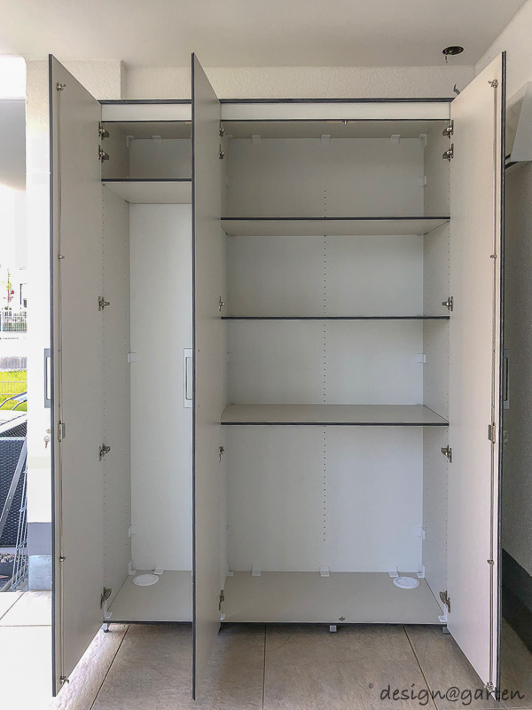 Maßgeschneiderte Eleganz in Friedberg: Ein großer Gartenschrank für draußen