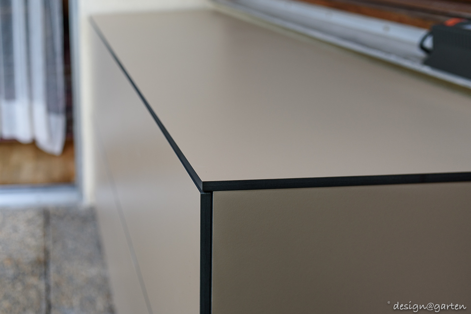 Stauraum nach Maß: Funktionales Terrassen-Sideboard mit Schwäche für Design