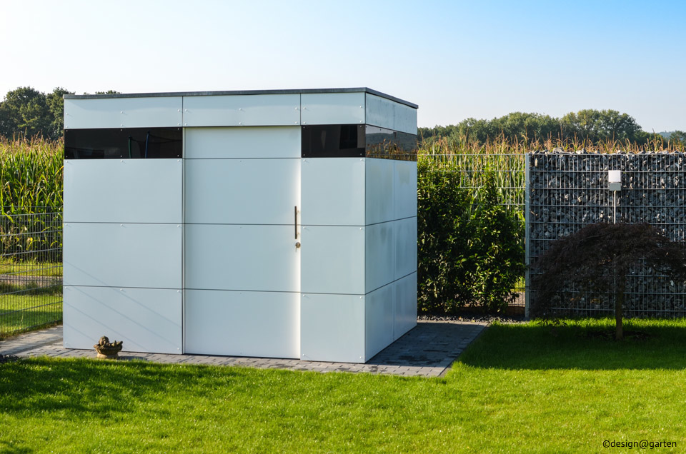 Architektonische Einheit in Euskirchen: HPL Gartenhütte mit Flachdach