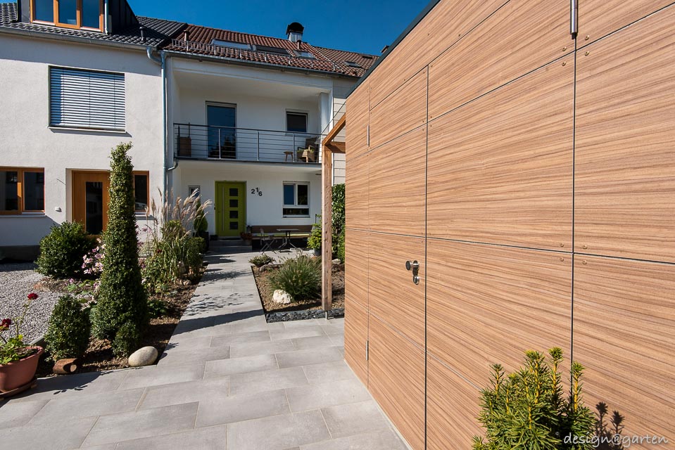 Das moderne Fahrradhaus in French Walnut