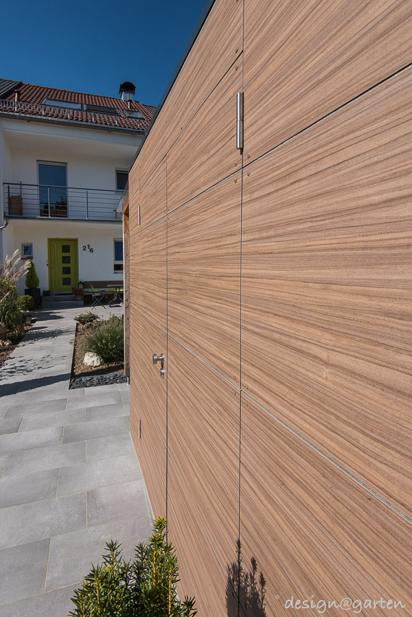 Das moderne Fahrradhaus in French Walnut