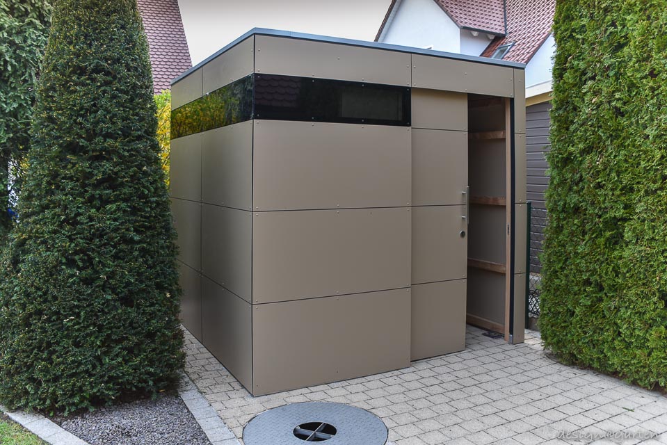 Modernes Design in Rain am Lech: Die minimalistische Gartenlaube als funktionales Raumwunder