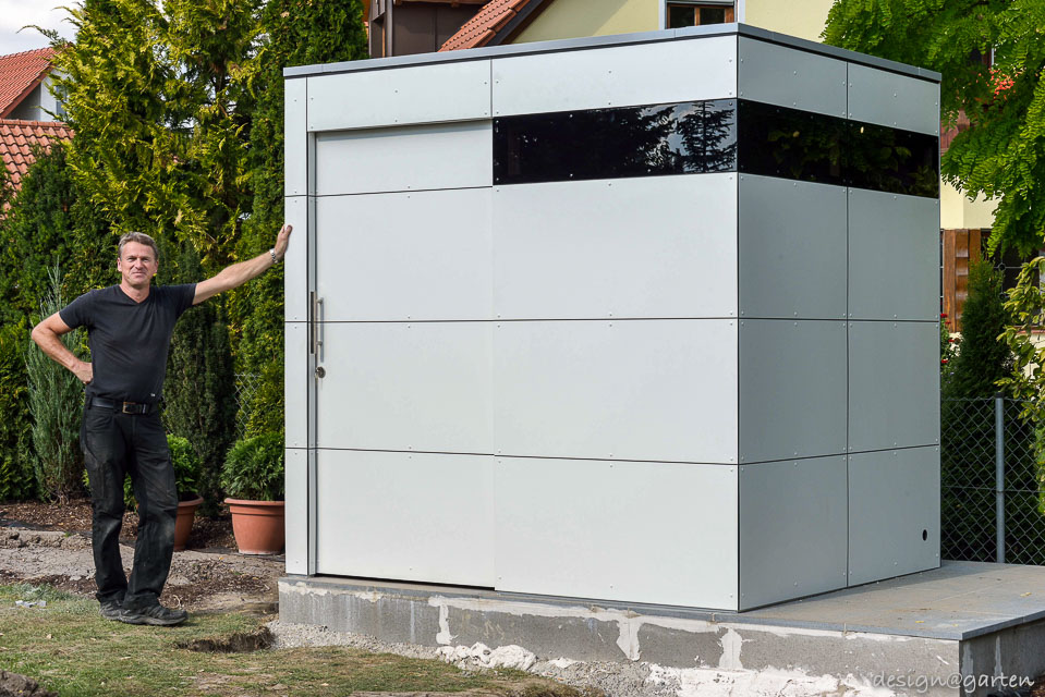 Durchdachte Technik am Beckenrand: Das optimale Technikhaus für den Pool