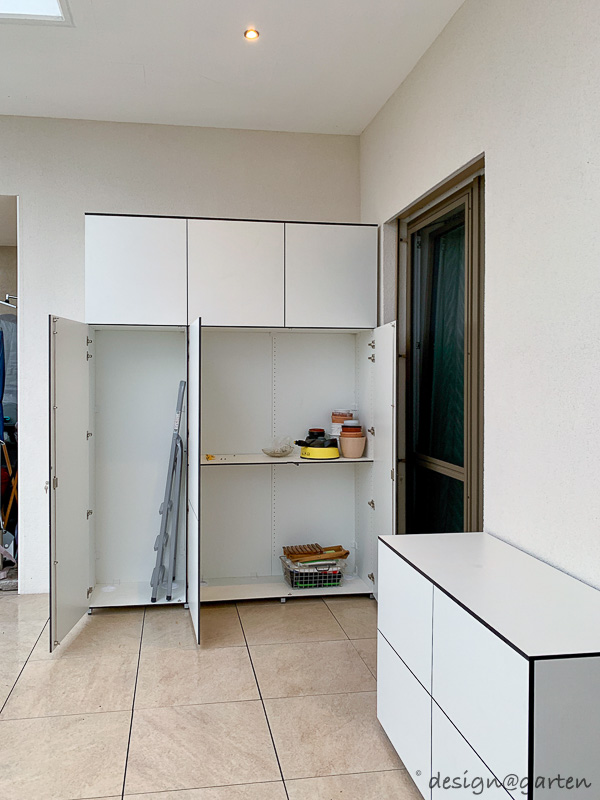 Wasserfester XXL Dachterrassenschrank als maßgefertigtes Stauraumsystem