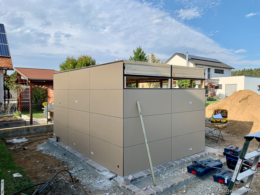 Design Gartenhütte mit Flachdach als großzügiges Raumwunder