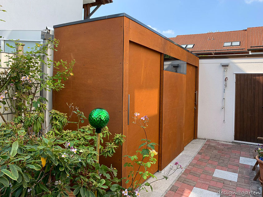 Cube Gerätehaus in Cortenstahl – Maßgefertigtes Designobjekt für den Garten