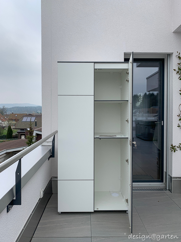 Wetterfester Hochschrank auf einer Dachterrasse in der Region Zürich