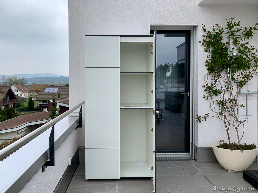 Wetterfester Hochschrank auf einer Dachterrasse in der Region Zürich