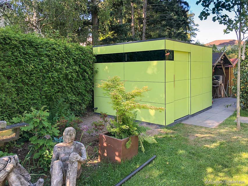 Extravaganter Gartenschuppen im Grünen