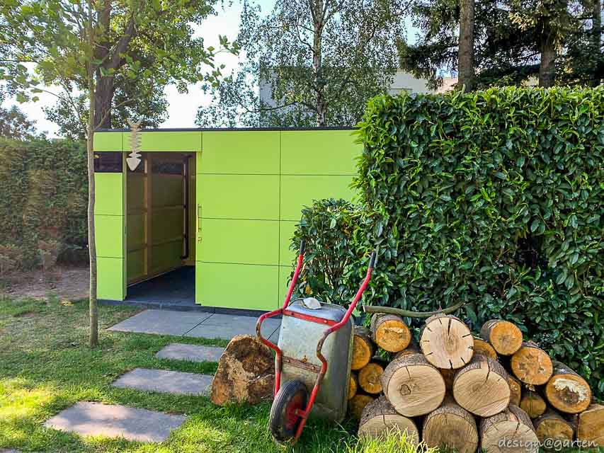 Extravaganter Gartenschuppen im Grünen