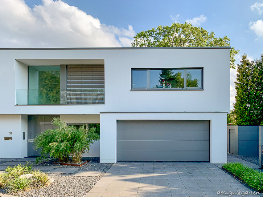 Gartenhaus mit Holzlager: Architektonischer Problemlöser im Bauhaus-Stil