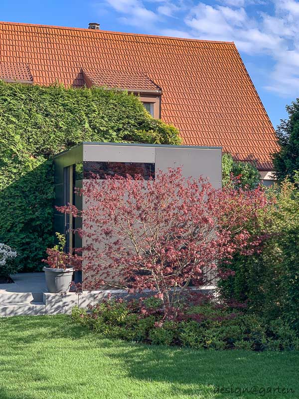 Erholsame Ruhe im Gartenparadies: Ein harmonisches Gesamtkonzept