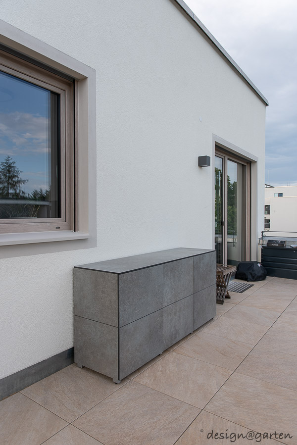 Outdoor-Sideboard im Dekor Empire Slate: Stilvolle Vielseitigkeit für die Terrasse