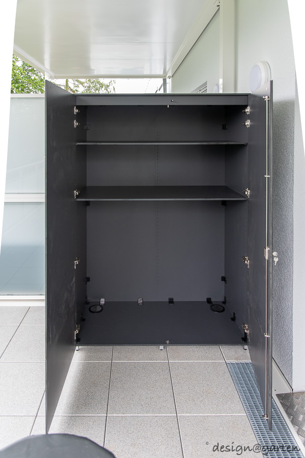 Wetterfester Terrassenschrank: Funktionale Eleganz für exklusive Ferienanlagen
