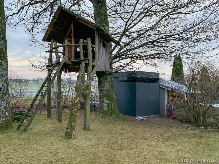 Maßgefertigtes Gartengebäude: Millimeterarbeit in anspruchsvollen Grenzlagen