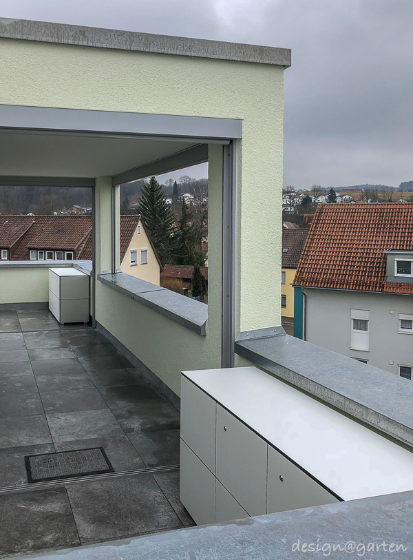 Abschließbare Design-Sideboards auf exponierter Dachterrasse in Baienfurt