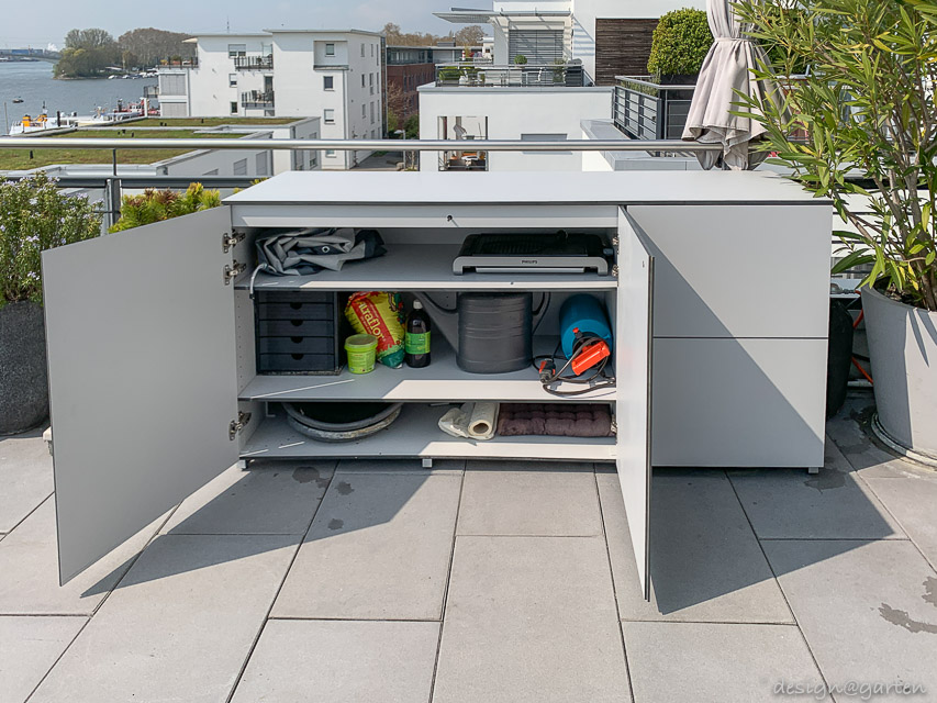 Terrassenschrank / Sideboard L180 in Silvergrey auf einer traumhaften Dachterrasse in 65201 Wiesbaden