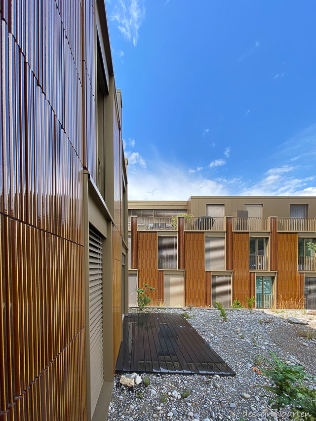 8 Balkonschränke nach Maß, Farbe Chocolate, in einer modernen Wohnanlage in CH-2542 Pieterlen