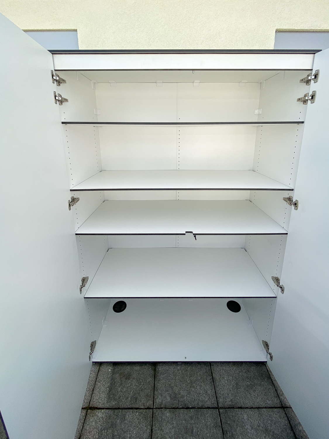 Outdoor Schränke Kombination: Hochschrank und Sideboard aus HPL