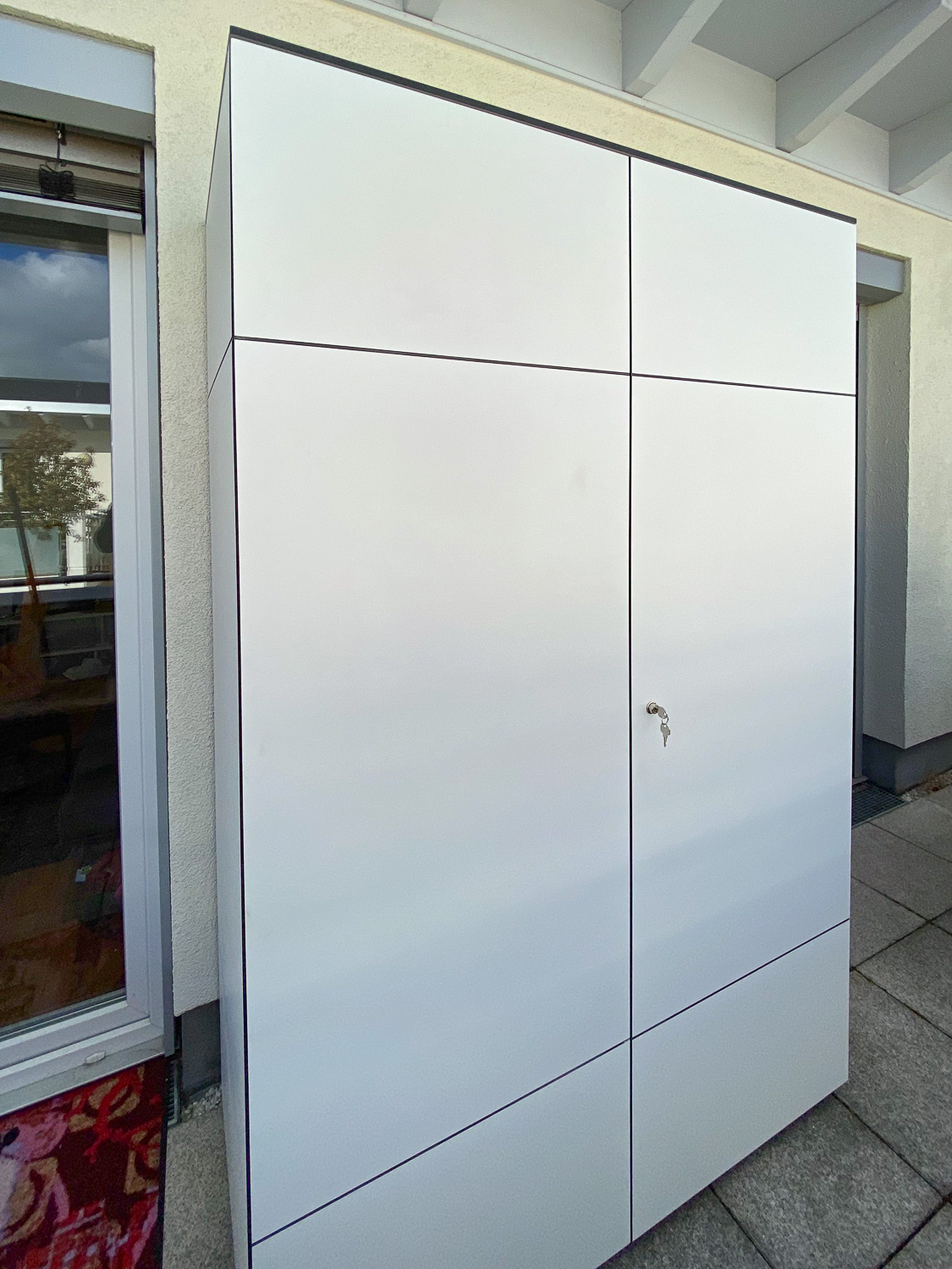 Outdoor Schränke Kombination: Hochschrank und Sideboard aus HPL