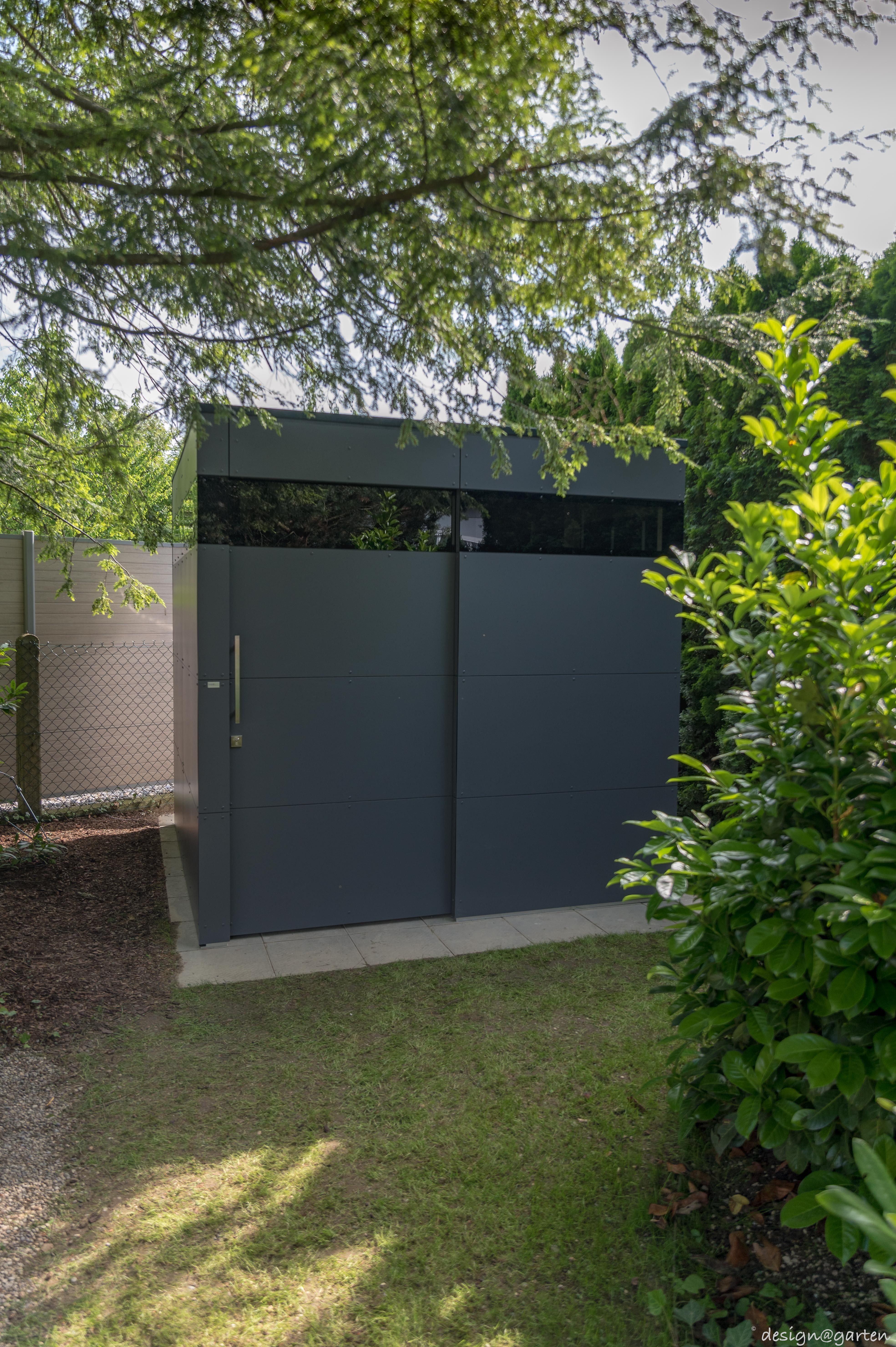 Zeitloses Design: Die moderne Gartenlaube aus HPL