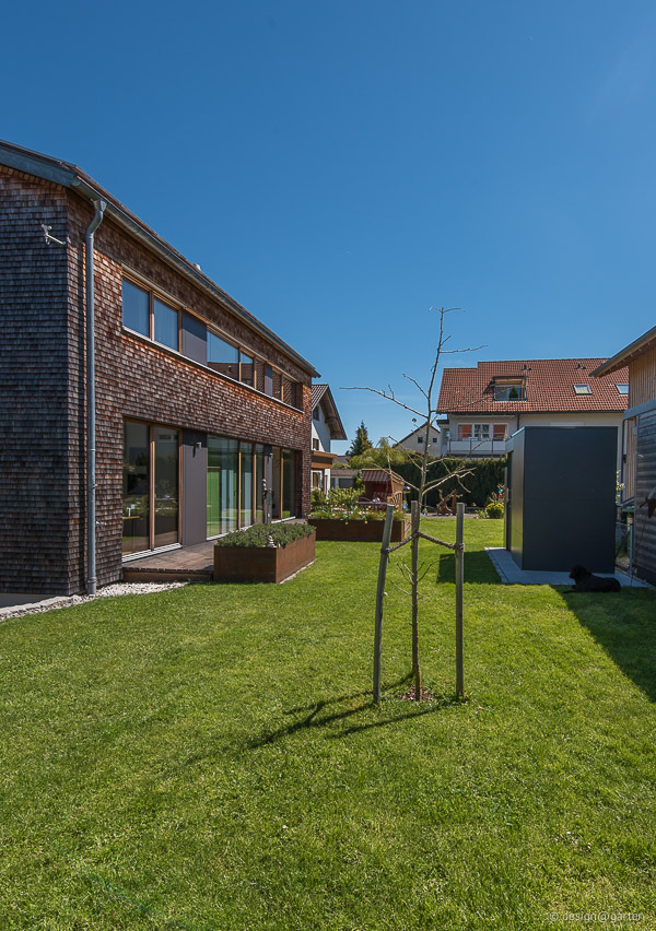 Stilvoller Kontrast: Der moderne Cube–Geräteschuppen