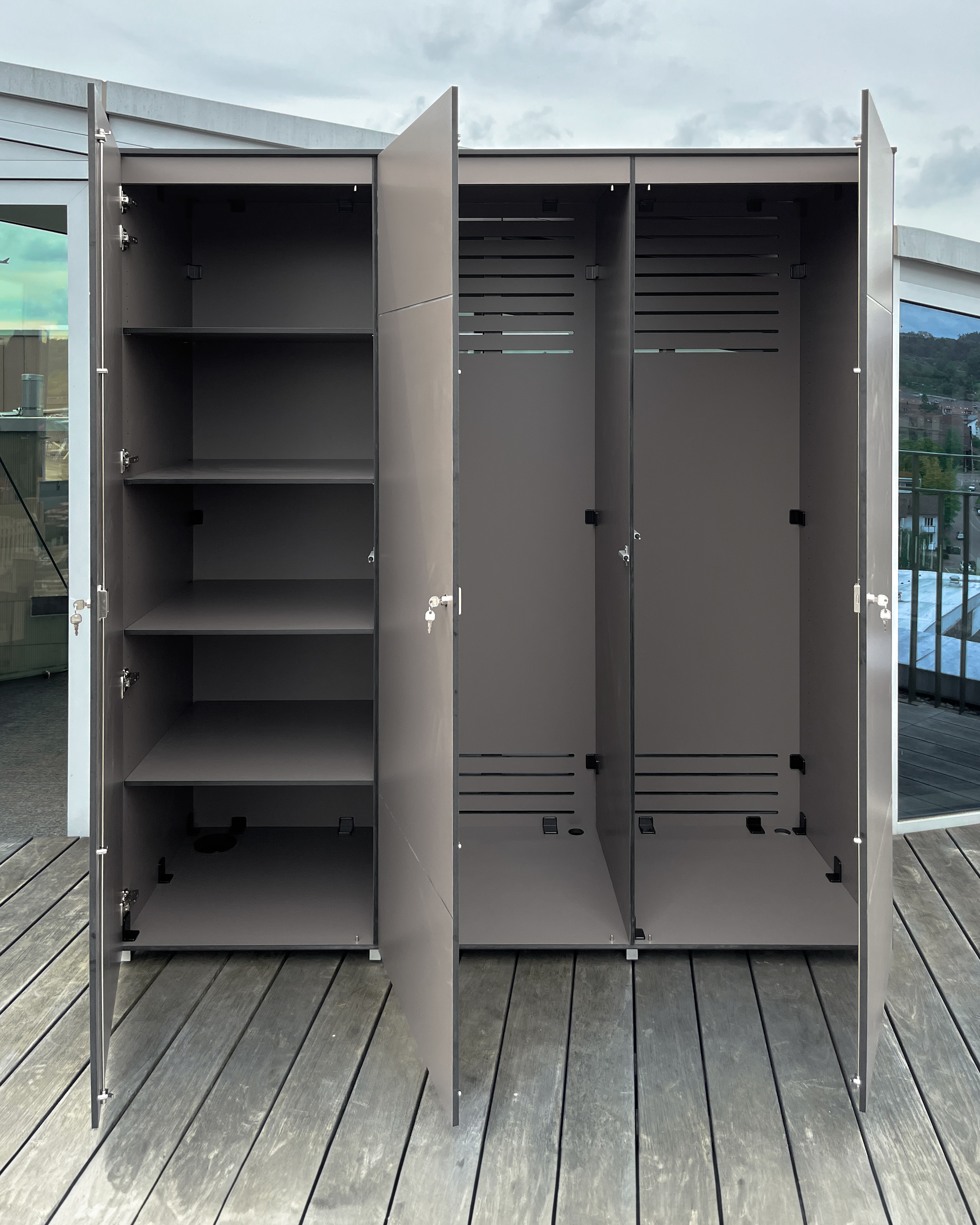 Hochschrank in Toskana für die Dachterrasse im Allegra Hotel Kloten