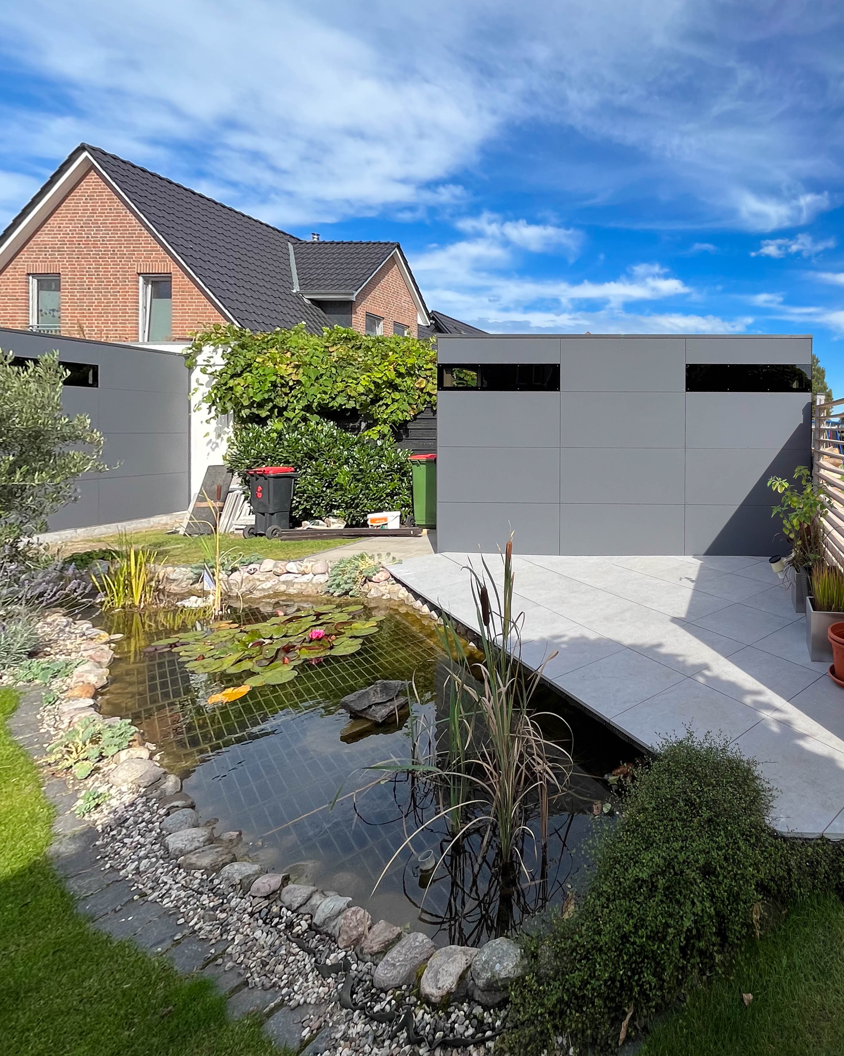 Zwei Design Gartenhäuser: Stauraum im Doppelpack