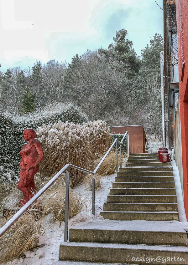 Zeitlose Ästhetik im Garten: Das moderne Cortenstahl Gartenhaus