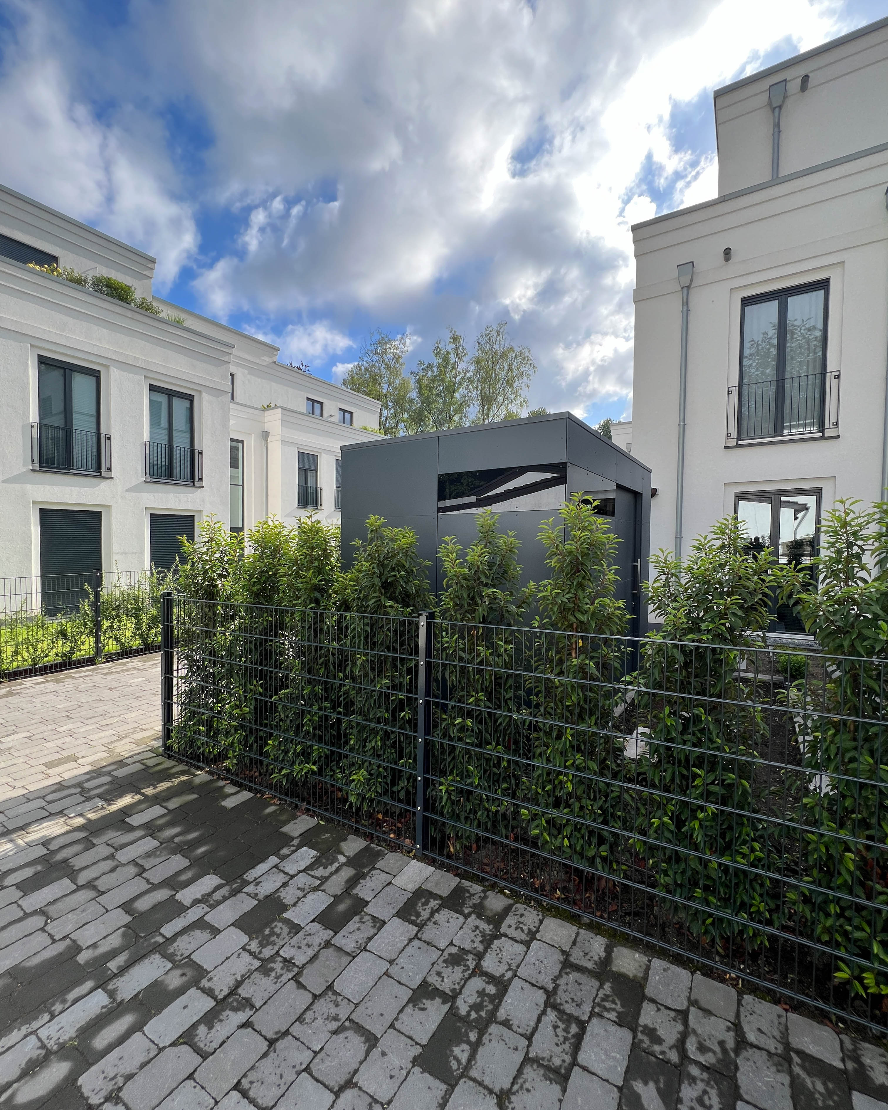 Das Gartenhaus im Vorgarten