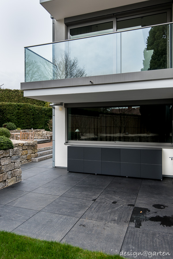 Intelligent outdoor planning: custom-made patio cabinets