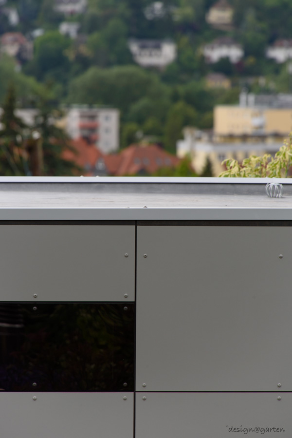 Geometric tranquillity in the garden: the square tool shed