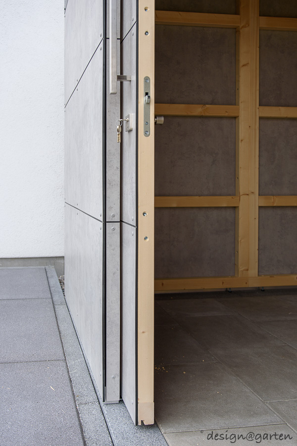 Functional privacy screen: The Cube tool shed