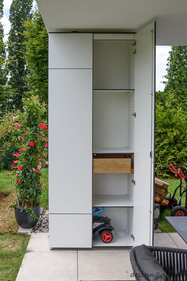 The terrace cabinet as a tall cabinet