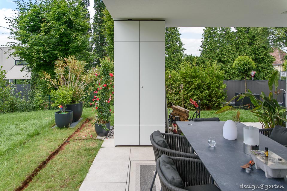 The terrace cabinet as a tall cabinet