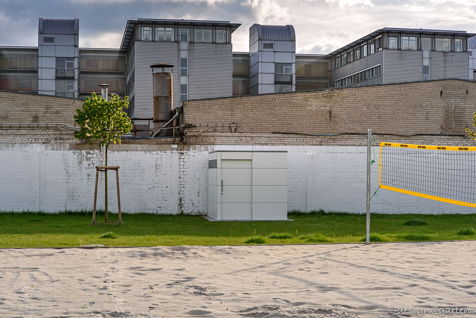 Modern architecture in corporate use: the cubist equipment shed