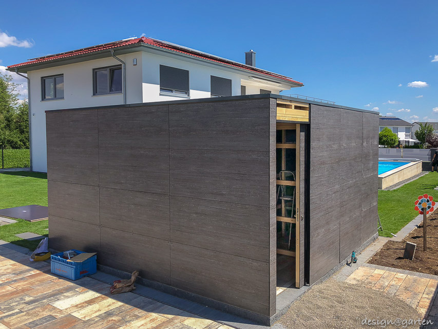 Multifunctional privacy screen: Modern corner garden shed