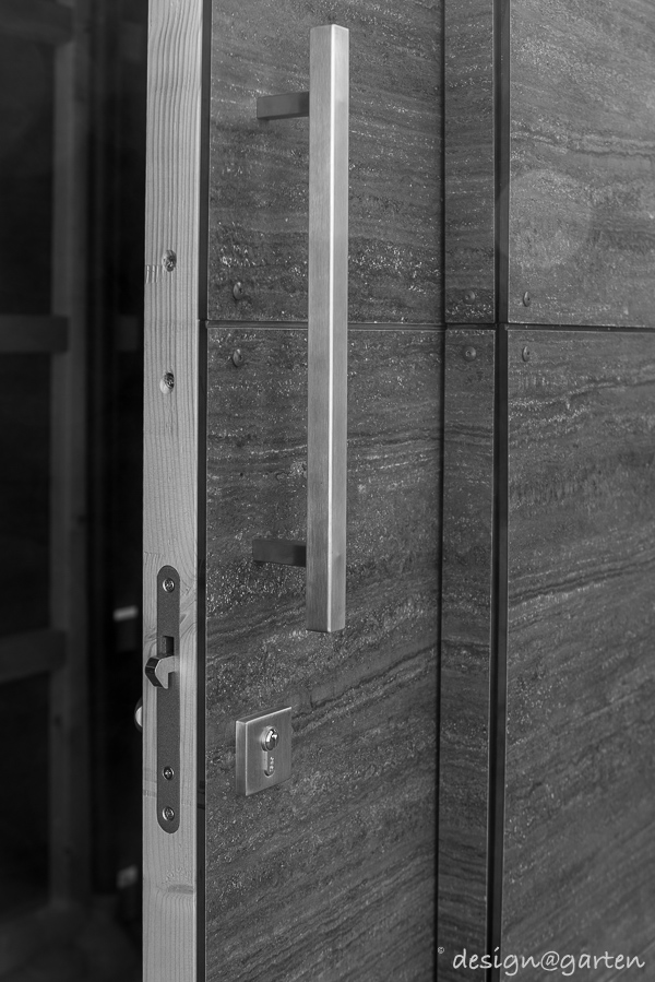 Multifunctional privacy screen: Modern corner garden shed